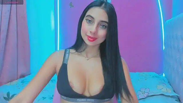 Snapshot of MiaCrimson chatting on November 26, 2025, 4:13 am MiaCrimson online show from November 26, 2025, 4:13 am