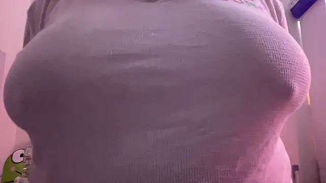 Snapshot of naughtygirl6663 chatting on December 3, 2025, 12:51 am naughtygirl6663 online show from December 3, 2025, 12:51 am