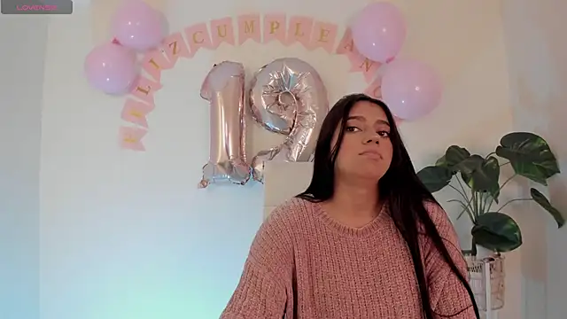 luna cute   online show from February 23, 2026, 7:55 pm