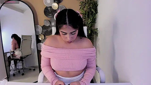 Snapshot of luna_cute__ chatting on May 6, 2026, 8:25 pm luna cute online show from May 6, 2026, 8:25 pm