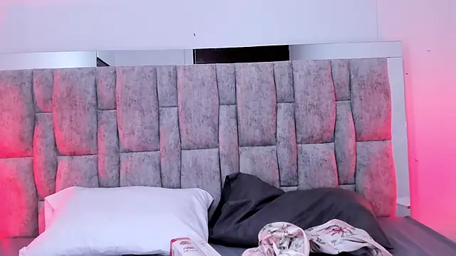 ZafiraNavarro online show from March 6, 2026, 7:32 pm