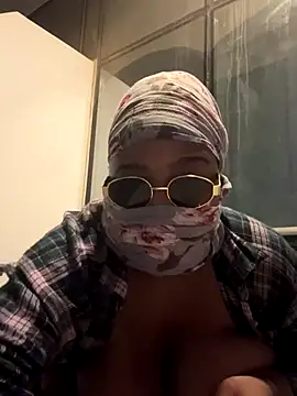 Kxxxeee online show from November 26, 2025, 1:39 am