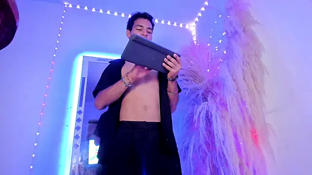 Snapshot of All_fetiche chatting on November 27, 2025, 1:02 pm All fetiche online show from November 27, 2025, 1:02 pm