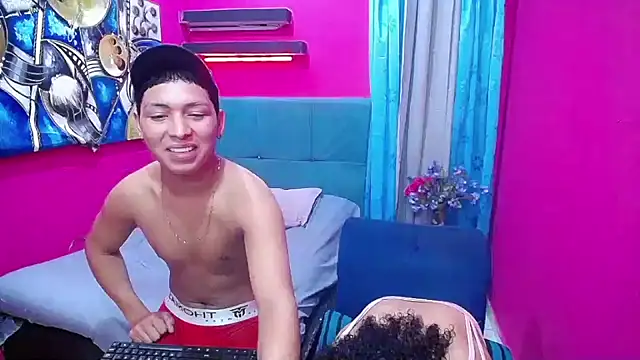 twinks fuck online show from December 15, 2025, 10:25 pm