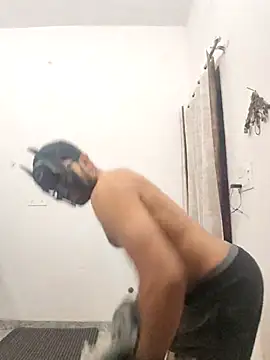 Amit22122 online show from April 21, 2026, 1:42 am