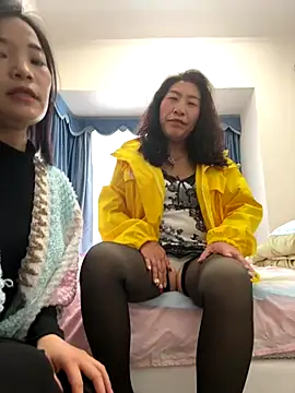 22xiaopingguo online show from November 30, 2025, 7:23 am