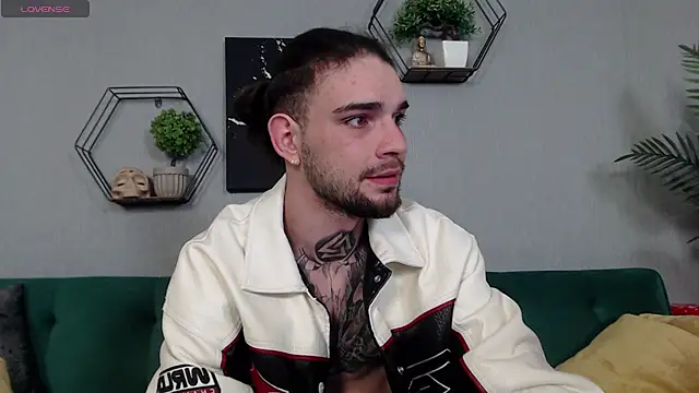 KaneHunter online show from April 7, 2026, 7:14 pm