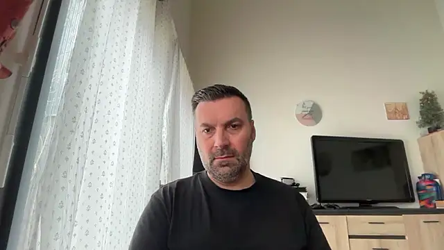 coolsmith81 online show from May 18, 2026, 7:14 am