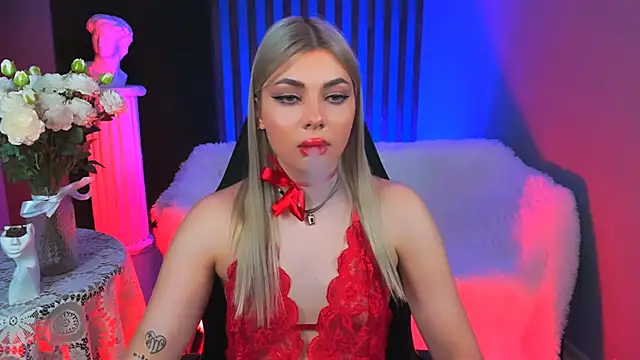 Snapshot of HyileyClark chatting on January 31, 2026, 7:11 pm HyileyClark online show from January 31, 2026, 7:11 pm