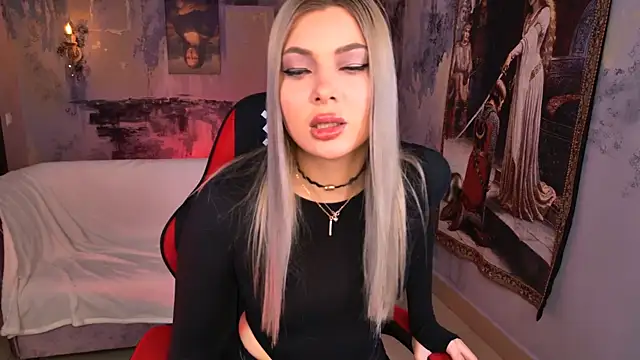 HyileyClark online show from March 20, 2026, 9:36 am