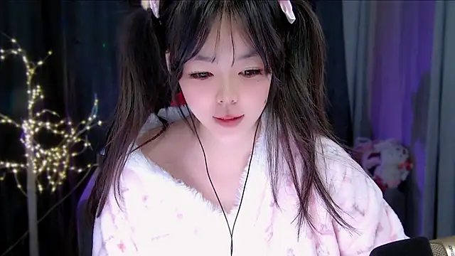 Snapshot of Guoguo_1 chatting on November 28, 2025, 8:39 am Guoguo 1 online show from November 28, 2025, 8:39 am