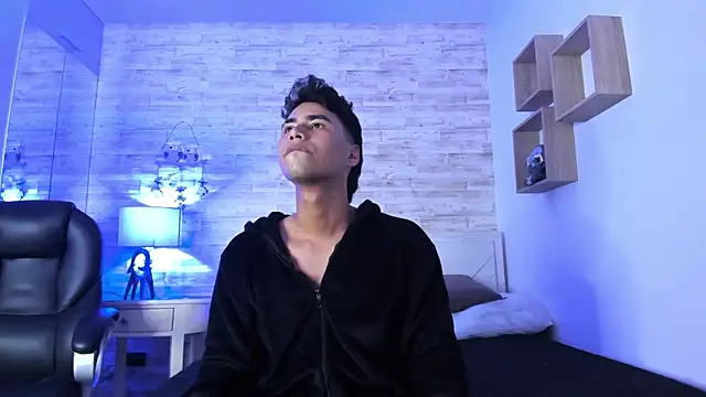 Snapshot of Simon_Pernia chatting on November 30, 2025, 6:34 pm Simon Pernia online show from November 30, 2025, 6:34 pm