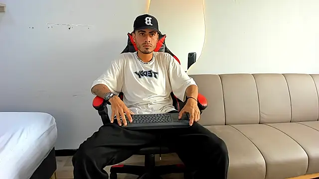 MatthewCullen online show from December 20, 2025, 7:32 pm