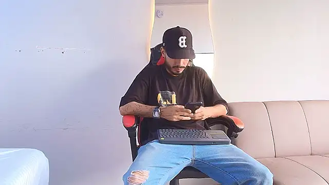 MatthewCullen online show from February 11, 2026, 7:52 pm