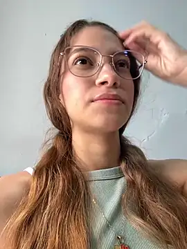 Vanneskk online show from December 3, 2025, 1:31 pm