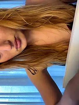 madlynginger online show from December 5, 2025, 2:03 pm