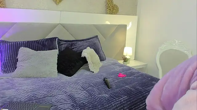 Valery jame online show from April 19, 2026, 6:54 pm