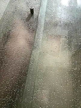 Criss      online show from November 26, 2025, 11:28 pm