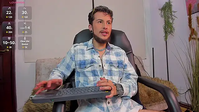 MTHW   online show from December 3, 2025, 10:08 pm