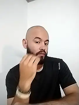 Duglass tomson online show from November 29, 2025, 6:33 pm