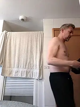 lorisaux online show from April 24, 2026, 6:16 am