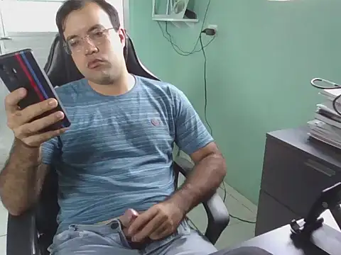 Snapshot of Silvakkfitk chatting on February 21, 2026, 10:27 am Silvakkfitk online show from February 21, 2026, 10:27 am