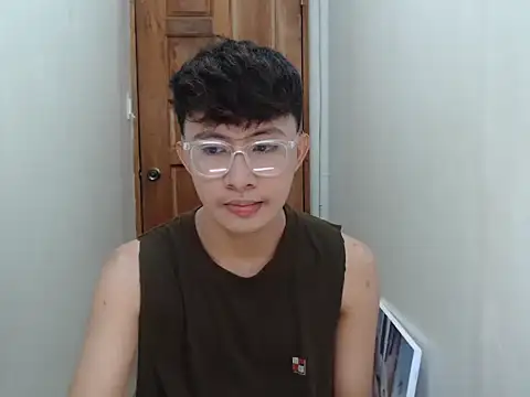 asiantwink0000 online show from December 19, 2025, 5:25 am