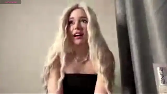 ElyaMur online show from February 19, 2026, 3:30 pm