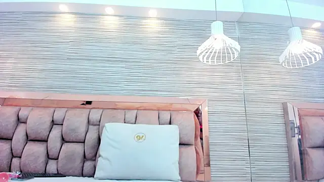 claire bonny online show from November 29, 2025, 6:44 pm