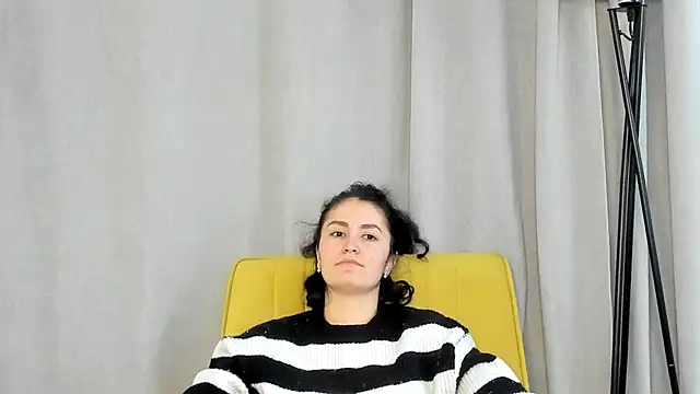 Snapshot of GilmaFaurot chatting on November 28, 2025, 8:11 pm GilmaFaurot online show from November 28, 2025, 8:11 pm