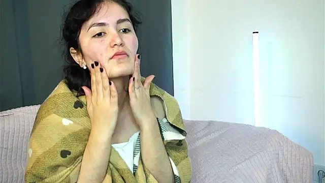 Snapshot of GilmaFaurot chatting on December 3, 2025, 10:46 am GilmaFaurot online show from December 3, 2025, 10:46 am