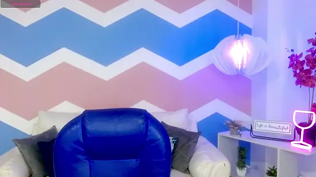 zahira1 online show from December 4, 2025, 5:21 pm