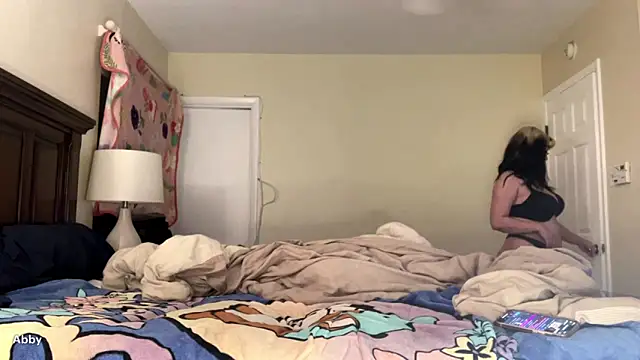 Ithinkitsabby online show from February 9, 2026, 2:37 am