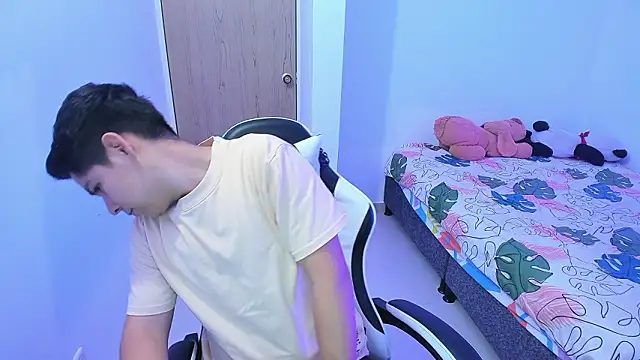 Asta YunoXXX online show from February 23, 2026, 4:43 am