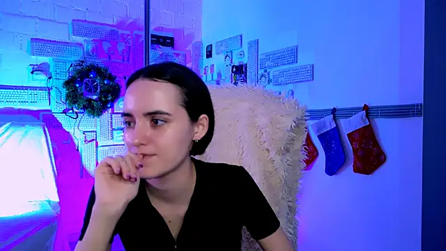 KateWillows online show from January 12, 2026, 4:29 am