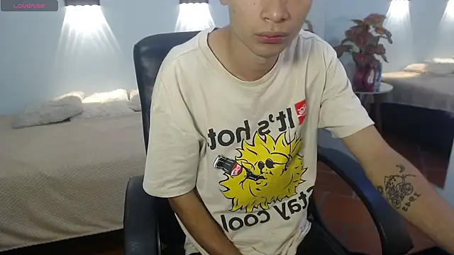 LucassSmith11 online show from December 18, 2025, 11:49 am