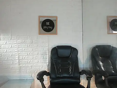 Snapshot of Brianna_Cute chatting on December 1, 2025, 12:54 pm Brianna Cute online show from December 1, 2025, 12:54 pm