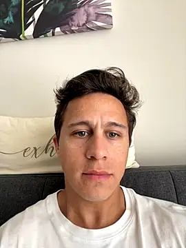 Snapshot of Emanueldickarg chatting on November 28, 2025, 6:32 pm Emanueldickarg online show from November 28, 2025, 6:32 pm