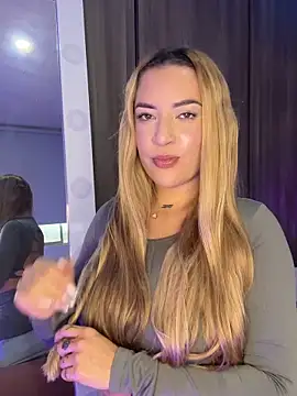 Snapshot of AlyonaWester_ chatting on March 3, 2026, 9:42 pm AlyonaWester online show from March 3, 2026, 9:42 pm