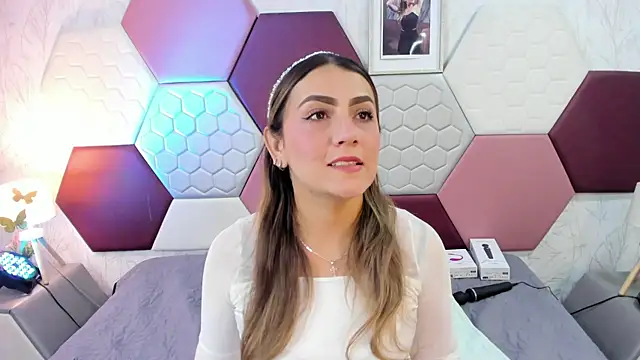 Snapshot of AriaRous chatting on May 1, 2026, 4:55 pm AriaRous online show from May 1, 2026, 4:55 pm