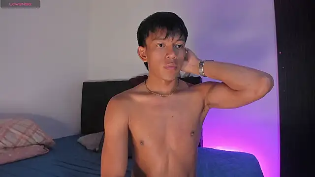 Snapshot of santinaughty chatting on February 6, 2026, 3:22 am santinaughty online show from February 6, 2026, 3:22 am