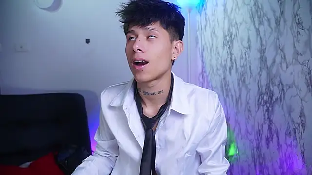 Snapshot of Jake_beach_ chatting on December 2, 2025, 1:22 am Jake beach online show from December 2, 2025, 1:22 am