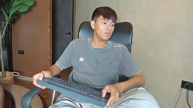 isaac grimm online show from February 6, 2026, 3:22 am