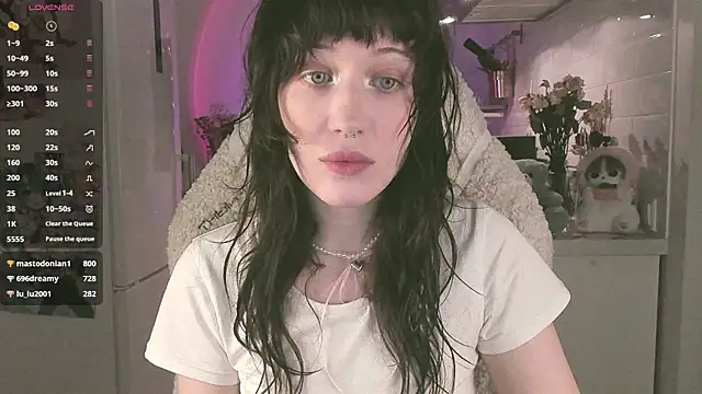 MePretty online show from March 17, 2025, 8:40 pm