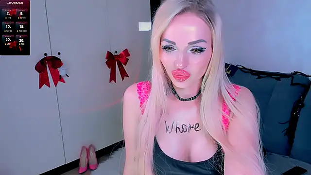 Snapshot of Lola_Bombita chatting on January 8, 2026, 7:38 pm Lola Bombita online show from January 8, 2026, 7:38 pm