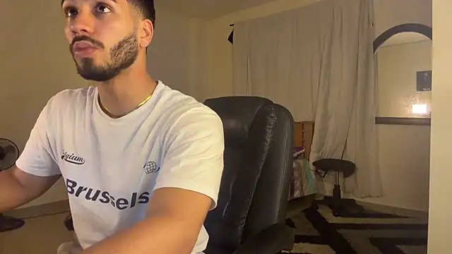 Franco banderas online show from April 24, 2026, 10:34 pm