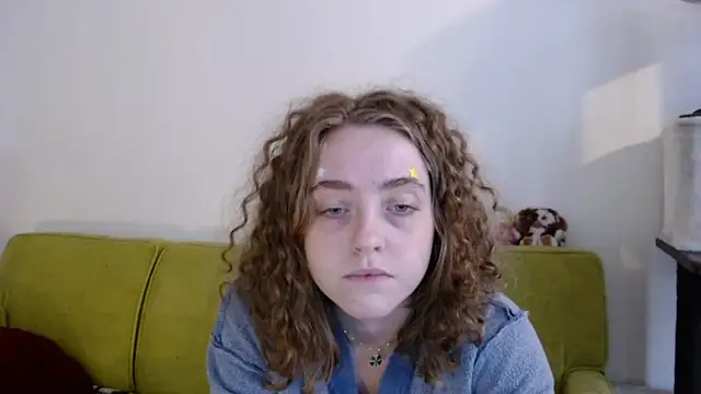 DeliaBlew online show from December 17, 2025, 6:03 pm