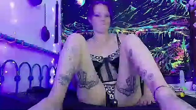 Freckleangel69 online show from June 18, 2026, 1:17 am