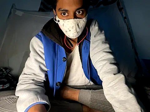 hunterboy2001 online show from December 3, 2025, 9:29 am