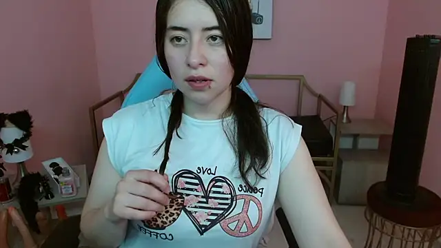 Keila x  online show from January 13, 2026, 9:20 pm